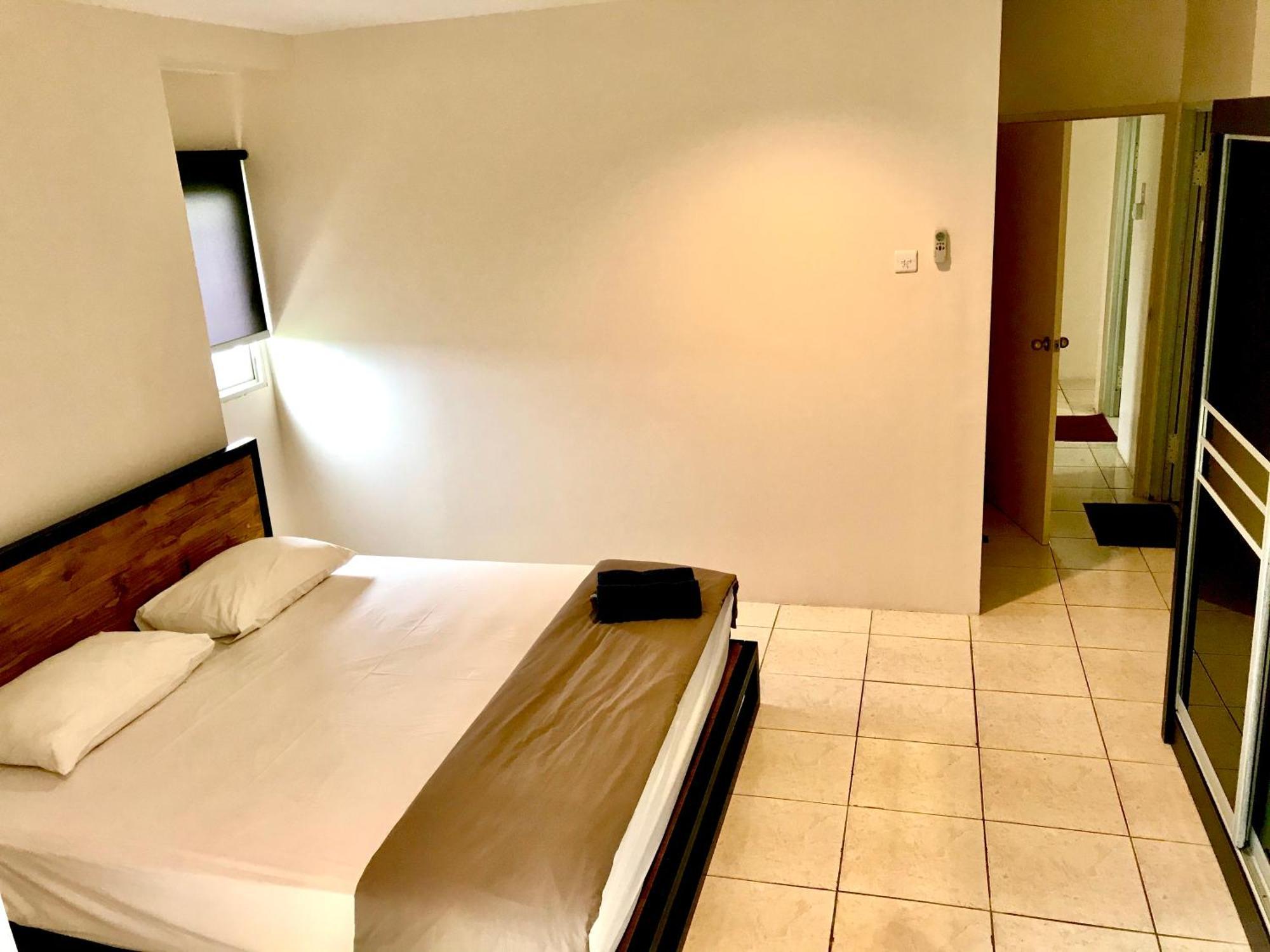 Queen Victoria Apartment Batam 객실 사진