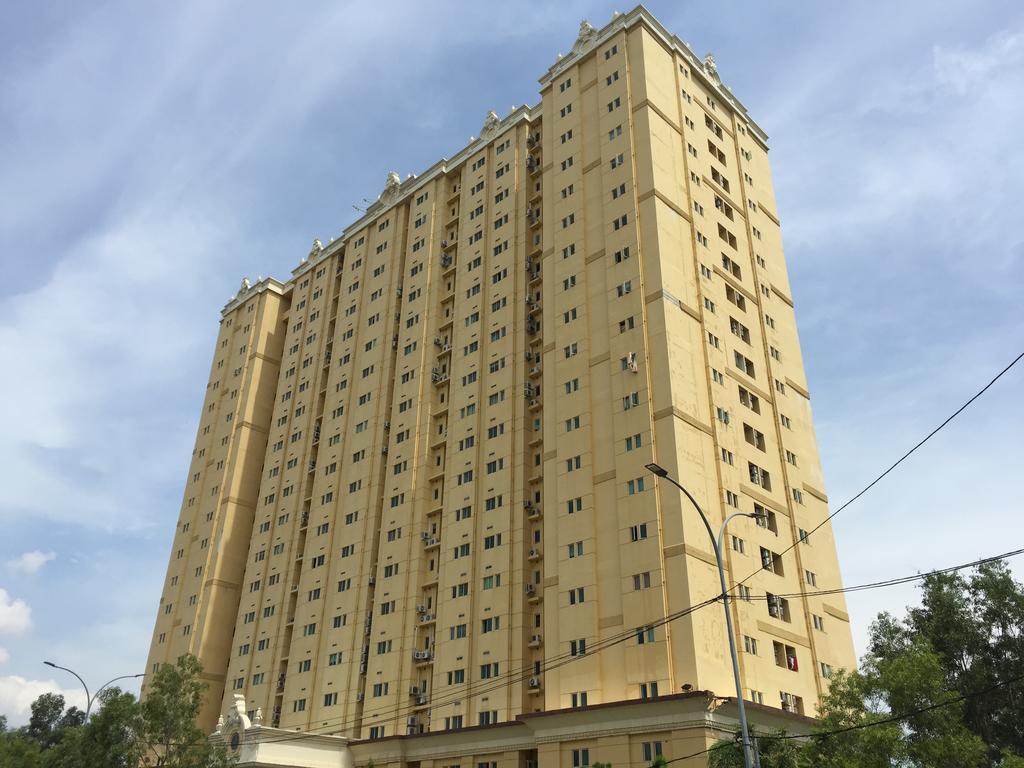Queen Victoria Apartment Batam 외부 사진