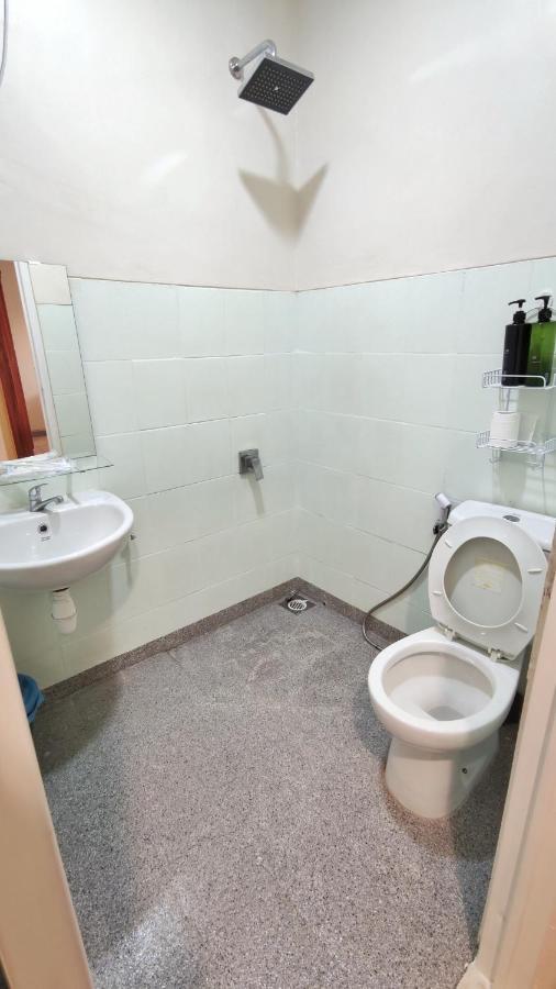 Queen Victoria Apartment Batam 외부 사진